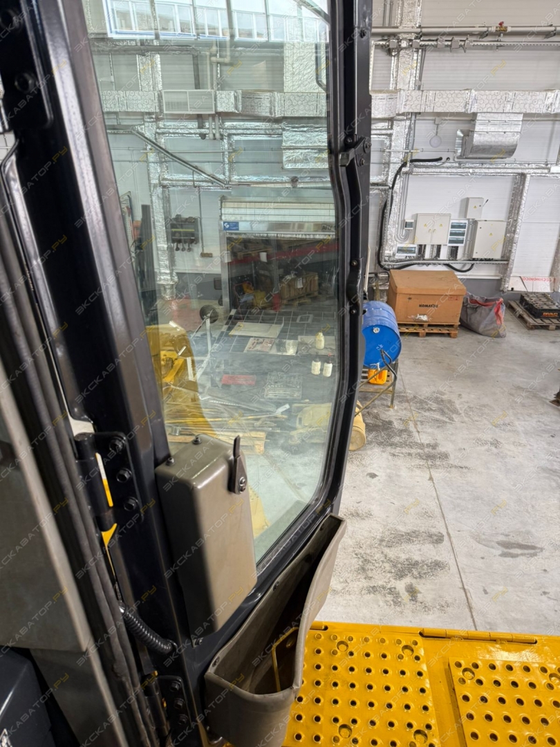 Komatsu D275A-5 [12]