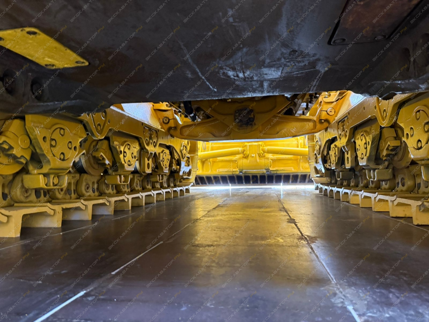 Komatsu D275A-5 [41]