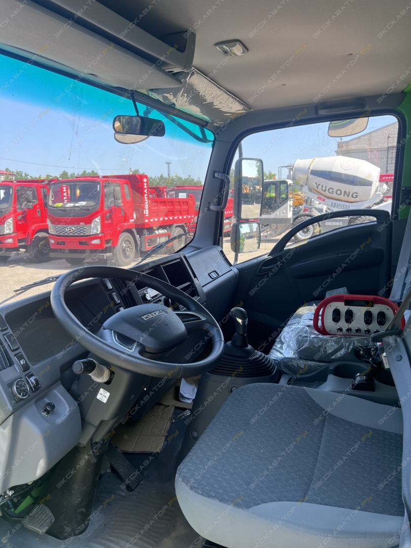 Isuzu Elf [10]