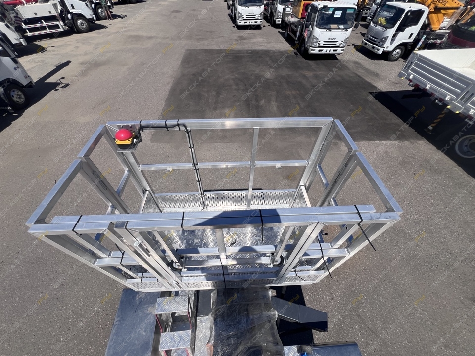 Isuzu Elf [9]