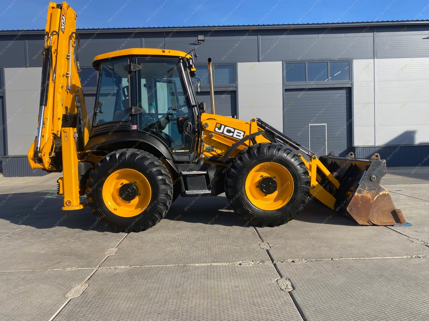 JCB 4CX [25]