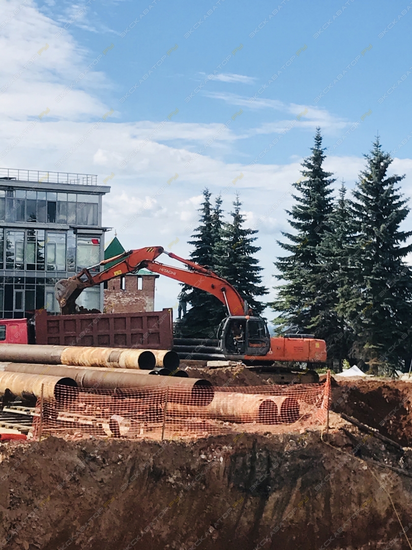Hitachi ZX240LCH [6]