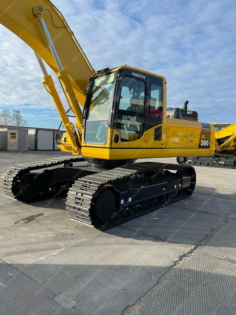 Komatsu PC300-8 [2]