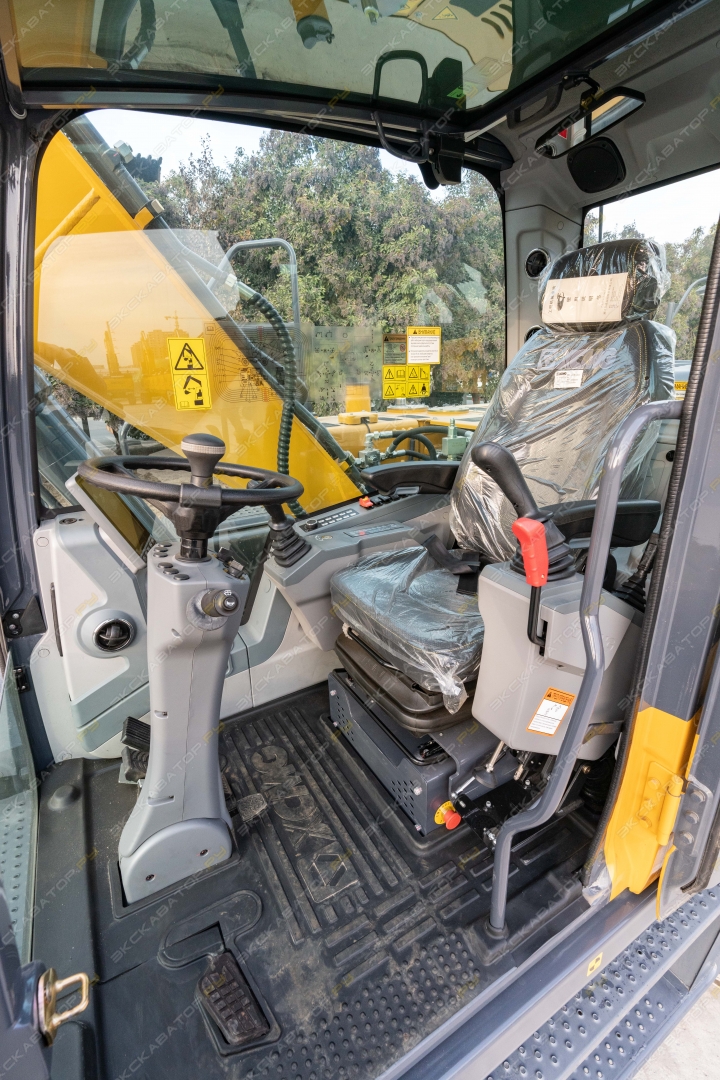 XCMG XE150WD [13]