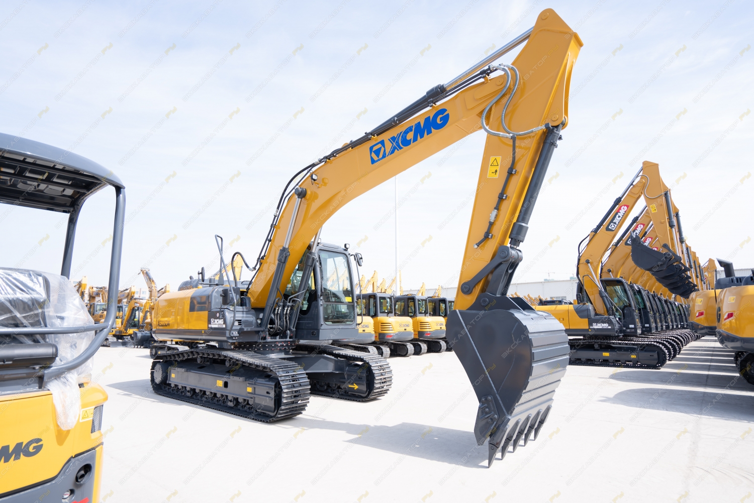 XCMG XE225DN [9]