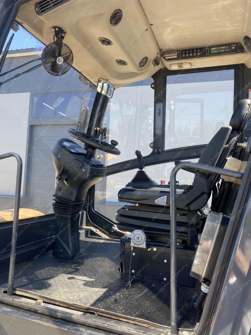 LiuGong CLG6618E [14]