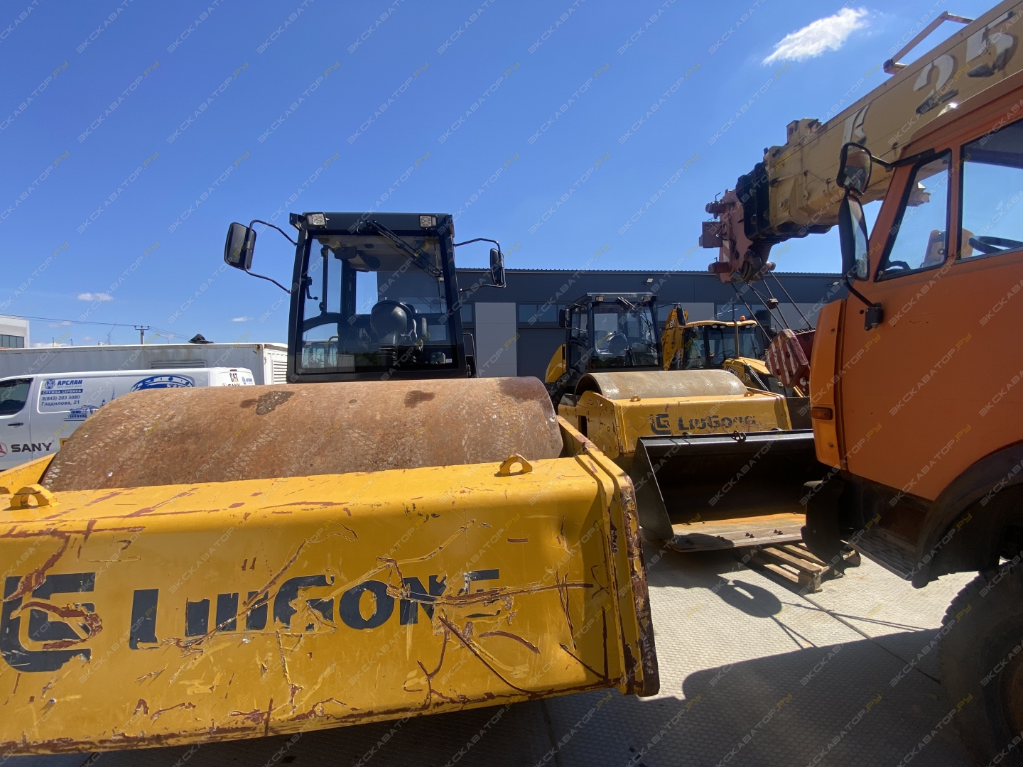 LiuGong CLG6618E [4]