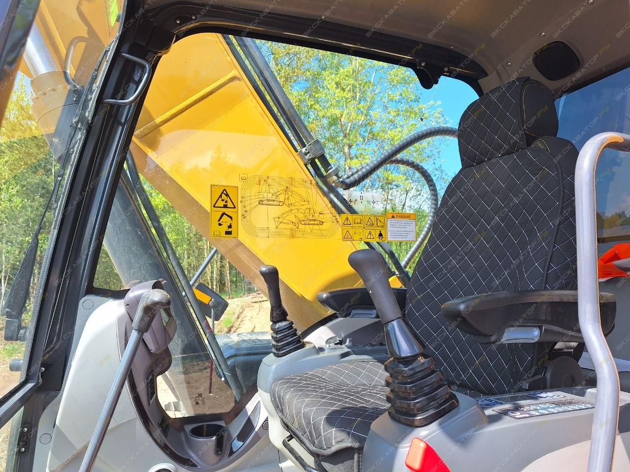 XCMG XE215C [8]