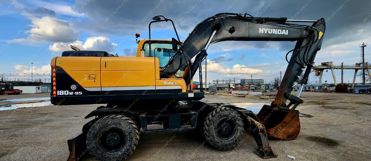 Hyundai R180W-9S [5]