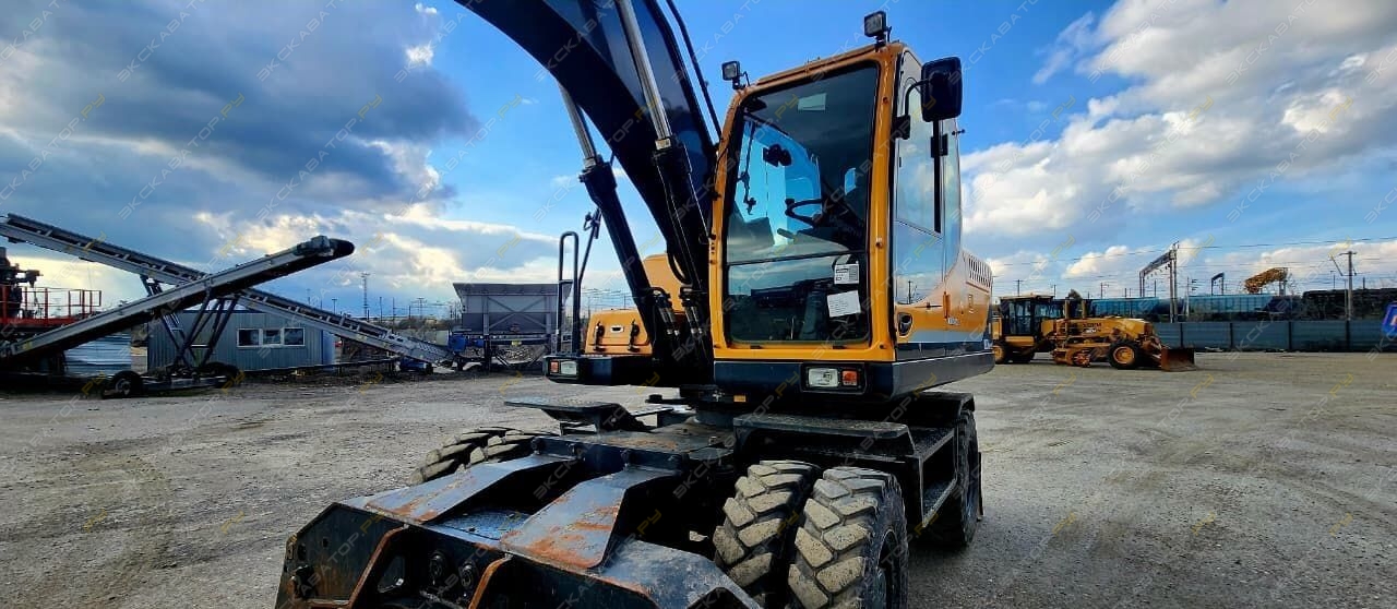 Hyundai R180W-9S [3]