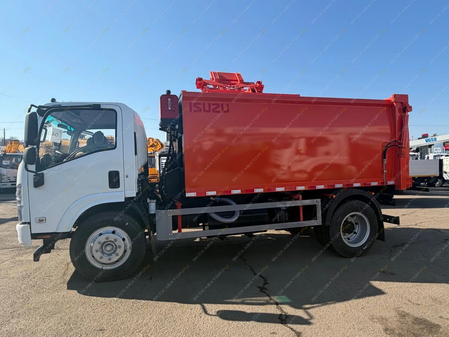  Isuzu ELF [10]