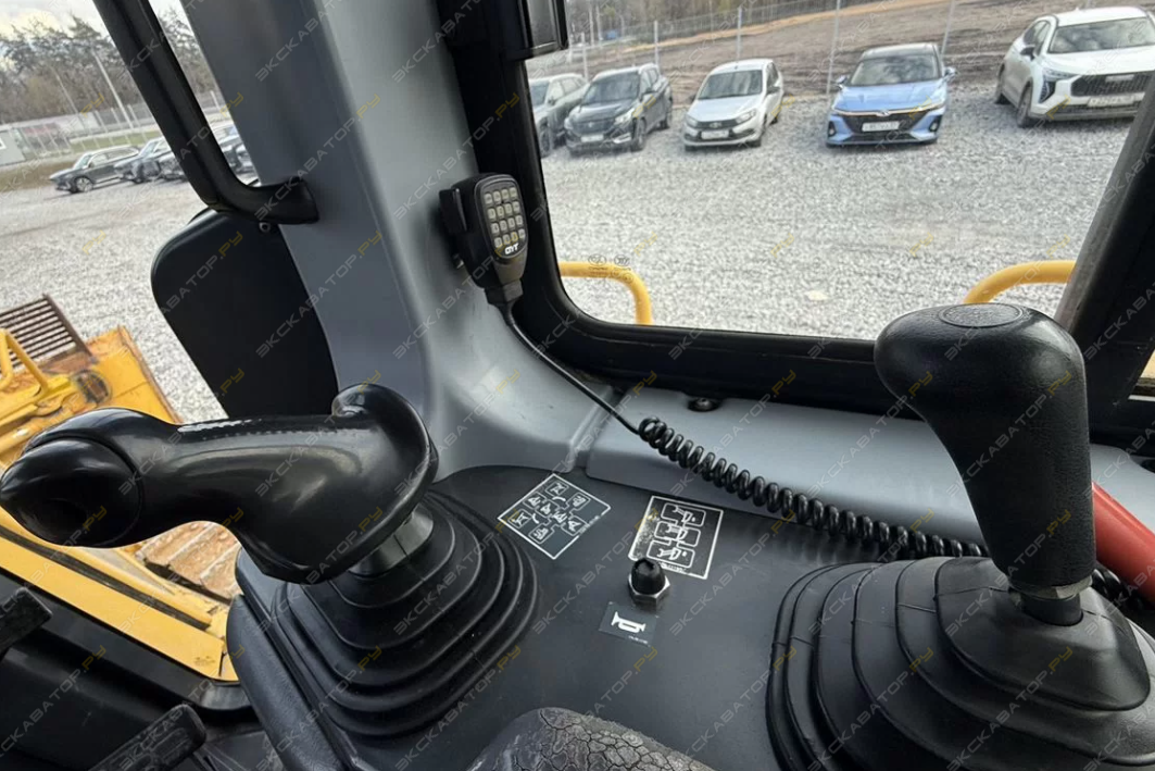 Komatsu D65EX-16 [9]