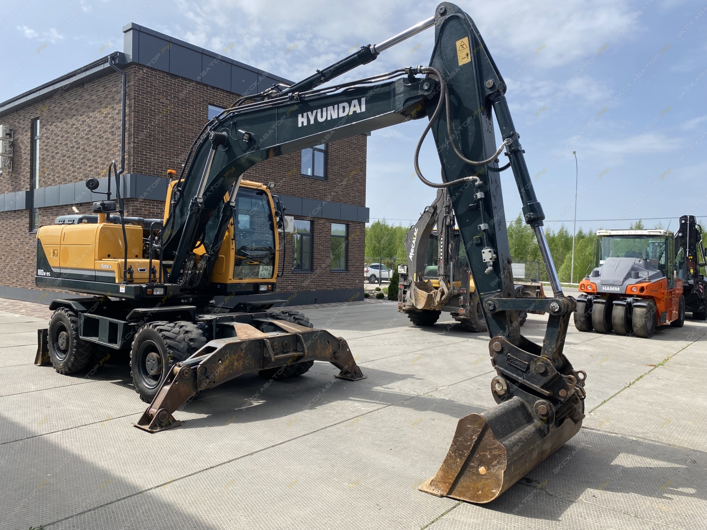 Hyundai R180W-9S [0]