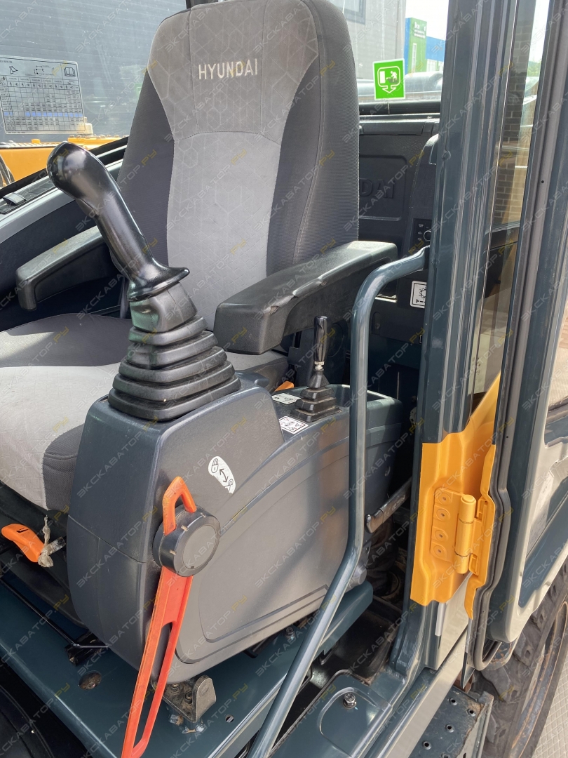 Hyundai R180W-9S [25]