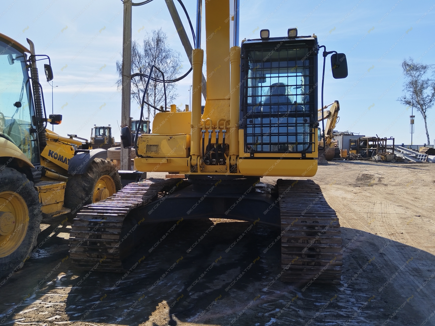 Komatsu PC220-8 [5]