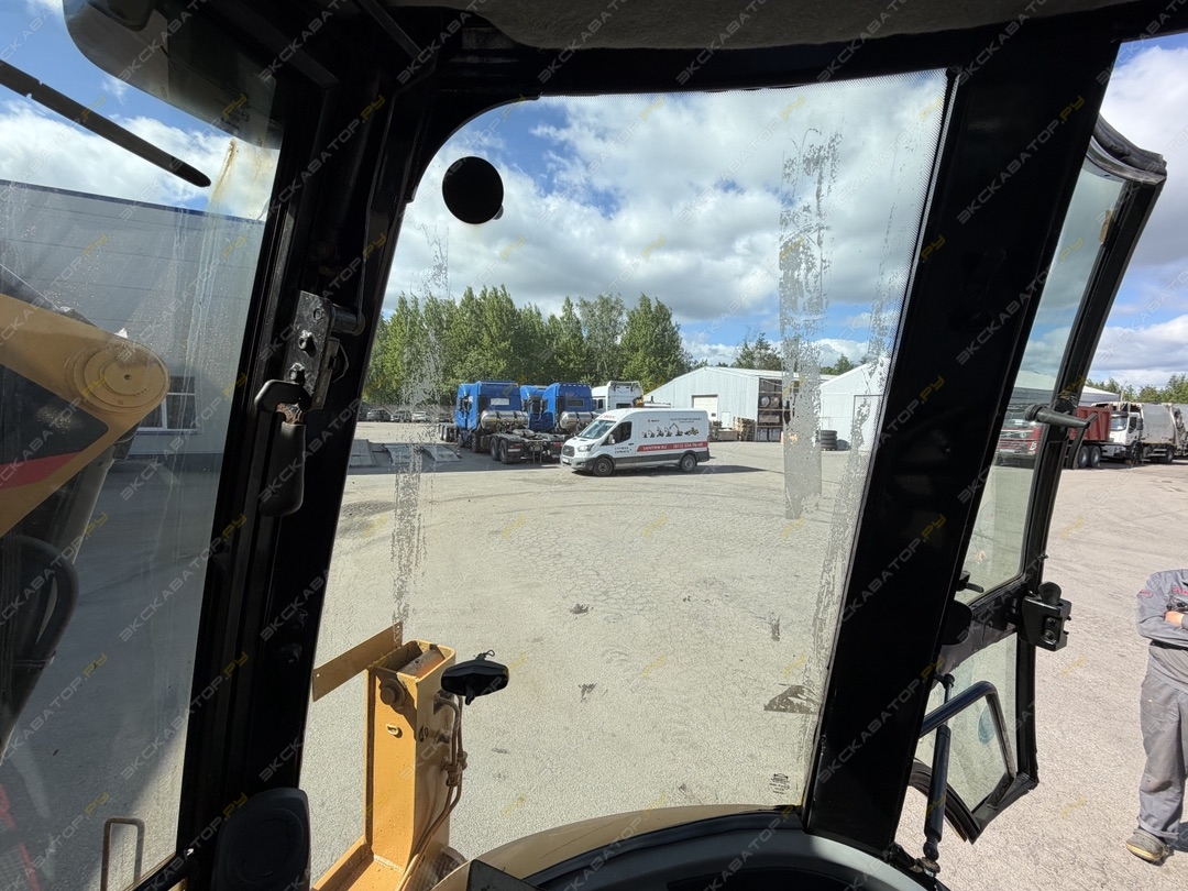 Caterpillar 428E [20]