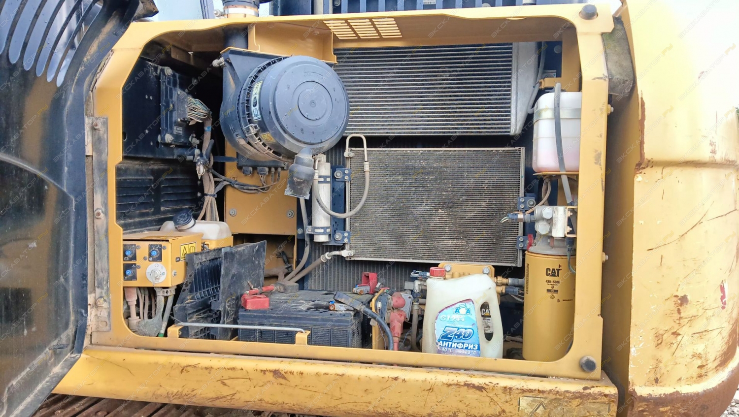 Caterpillar 318D2 L [12]
