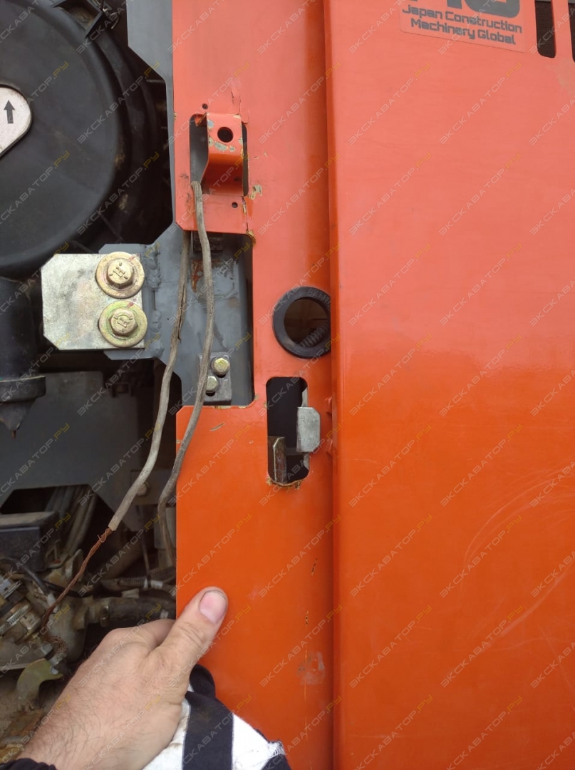 Hitachi ZX240-5G [11]