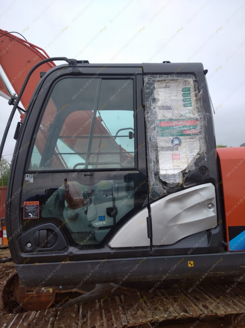 Hitachi ZX240-5G [64]