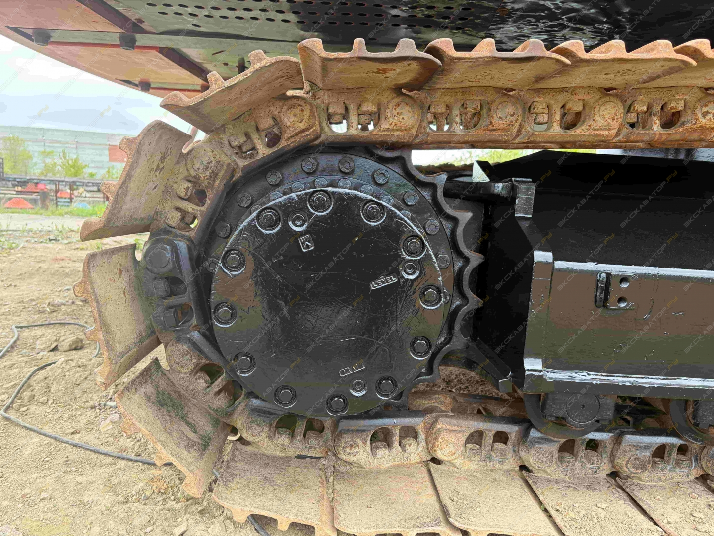 Hitachi ZX240-5G [22]
