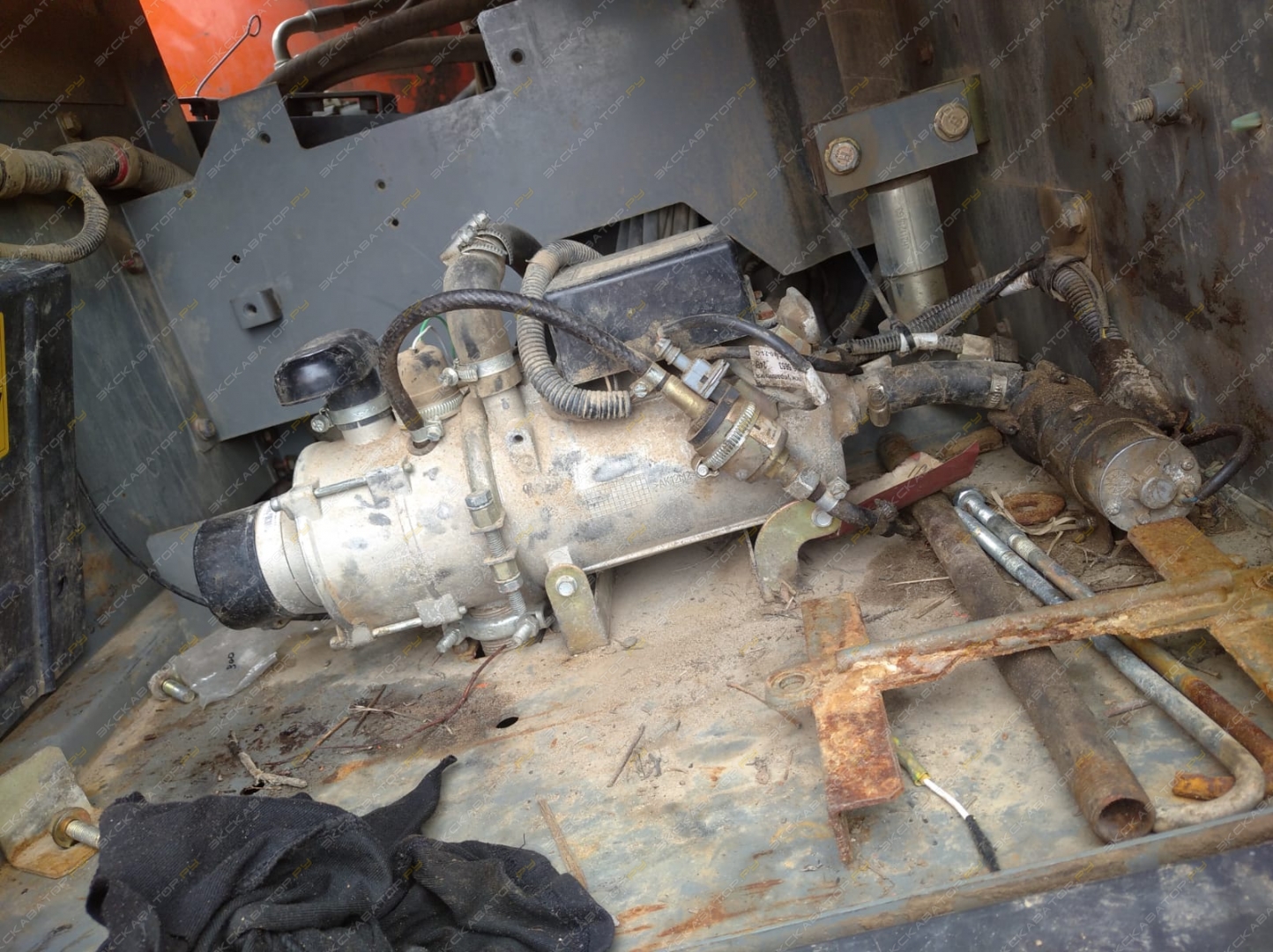 Hitachi ZX240-5G [67]