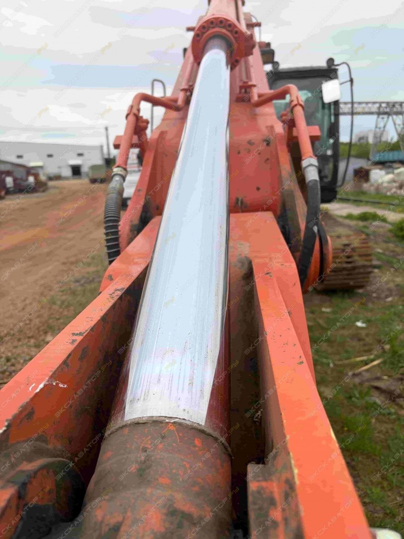 Hitachi ZX240-5G [17]