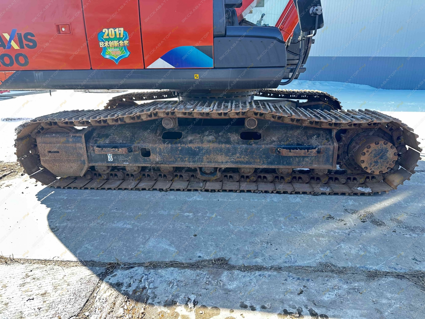 Hitachi ZX200-5 [21]