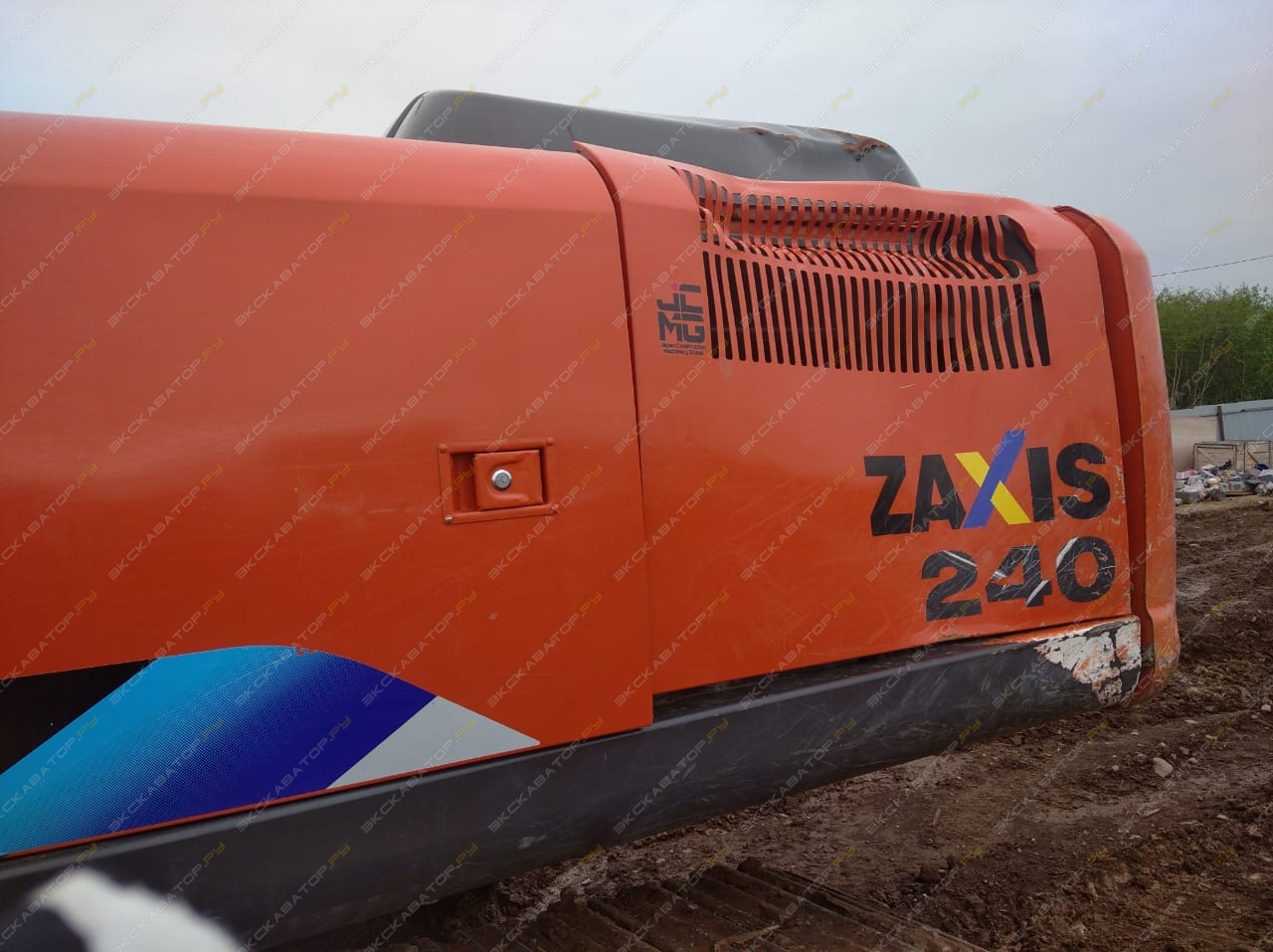 Hitachi ZX240-5G [12]