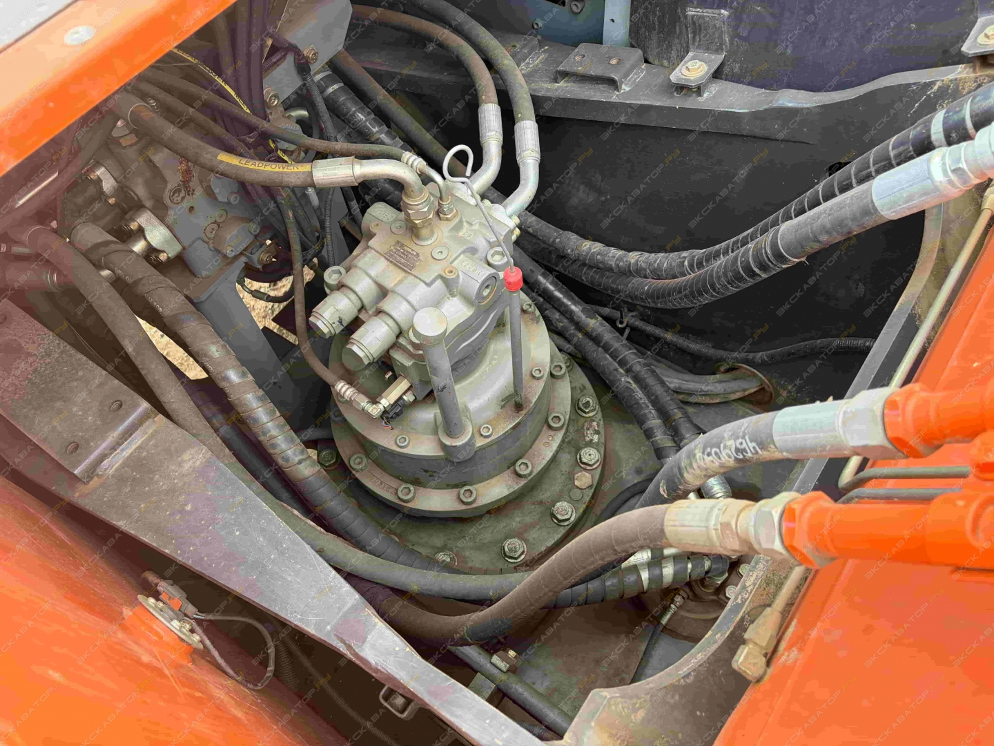 Hitachi ZX240-5G [16]
