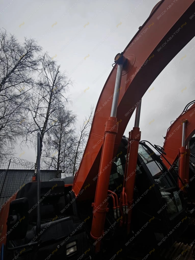 Hitachi ZX200-5 [8]