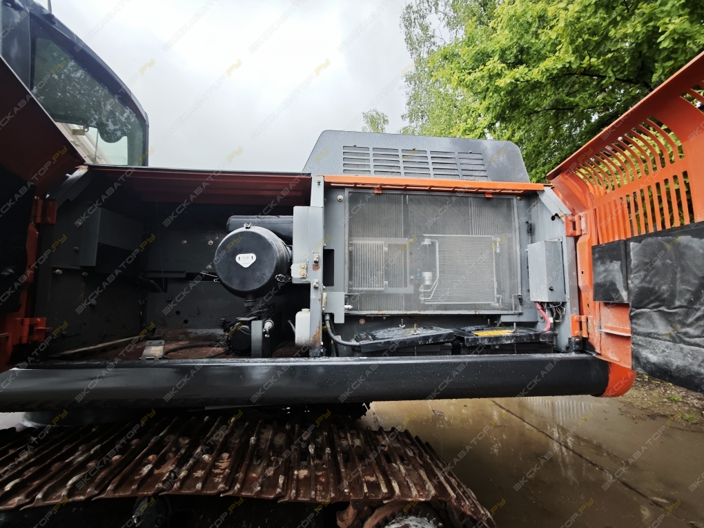 Hitachi ZX330-5A [15]