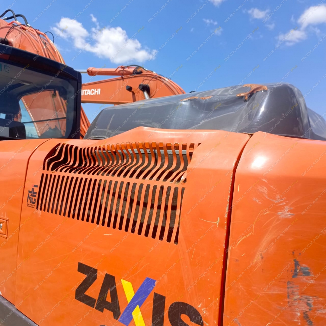 Hitachi ZX240-5G [42]