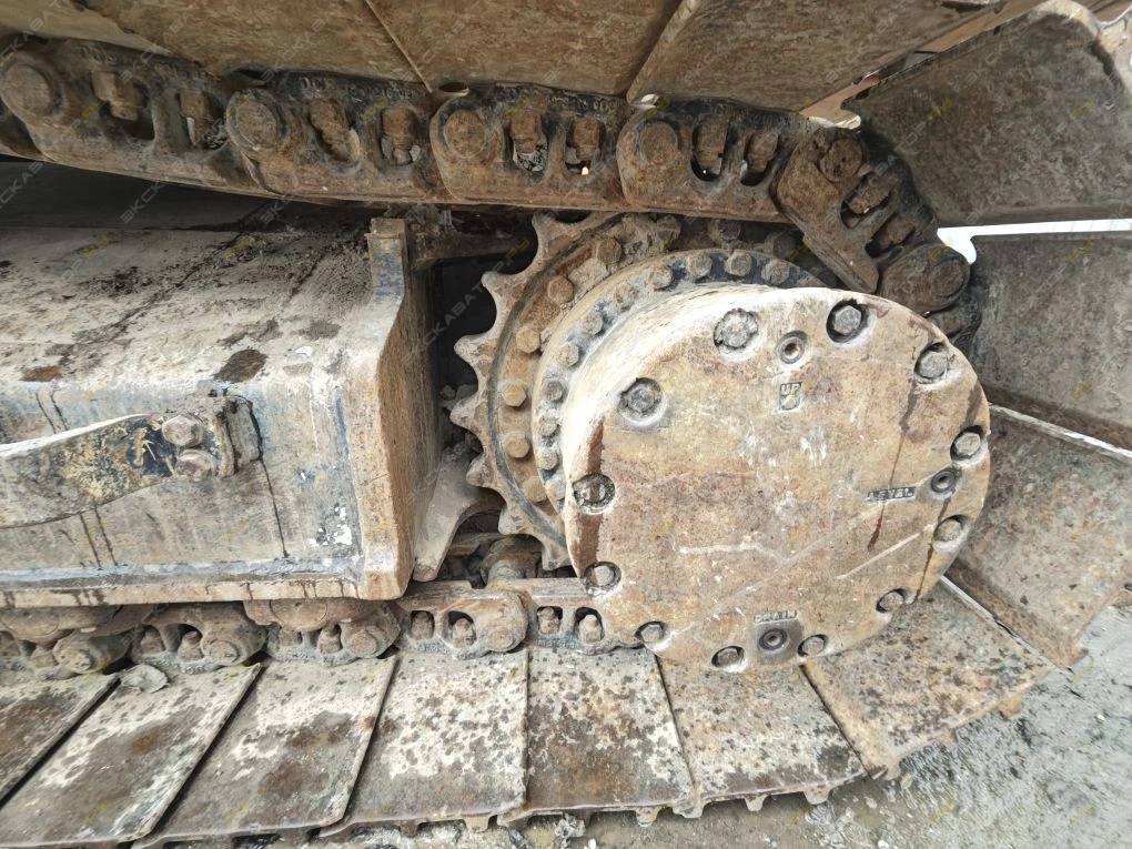 Hitachi ZX240LC [29]