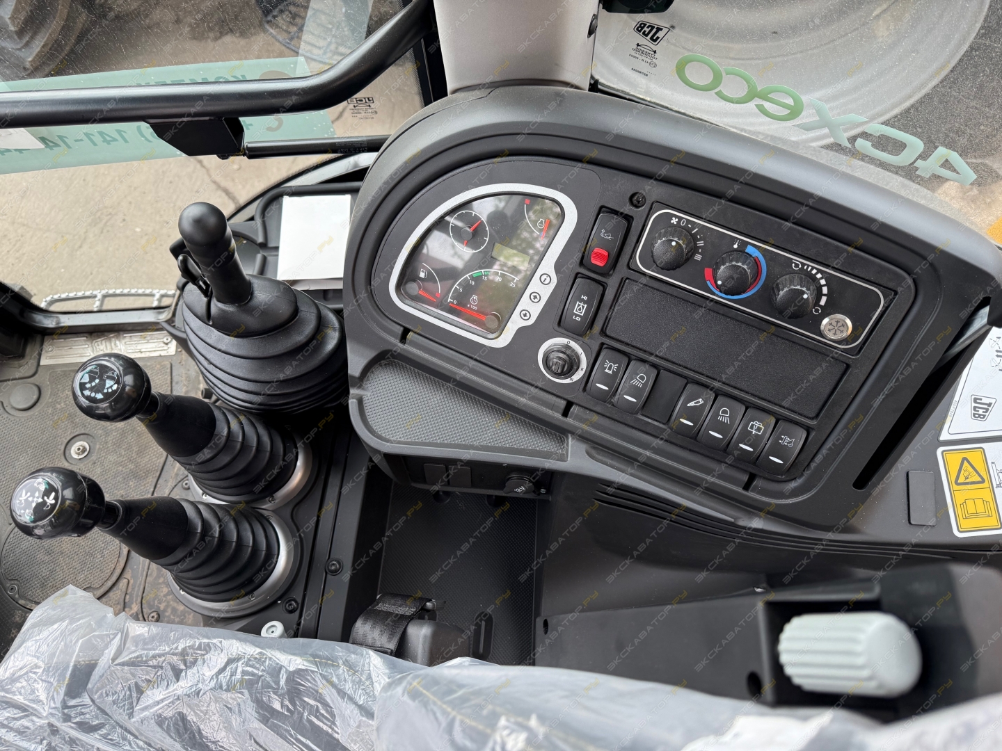 JCB 4CX [9]