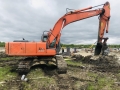 Hitachi ZX240LCH [5]