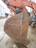 Hitachi ZX240LC [30]