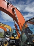Hitachi ZX200-5 [18]