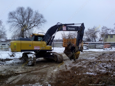 John Deere 240D LC [2]