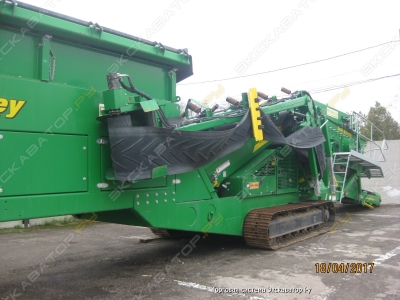McCLOSKEY S130 Tripleck track [1]