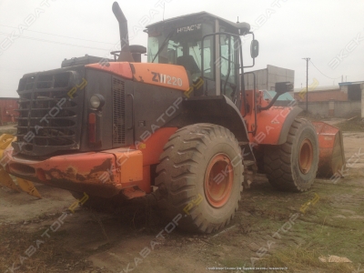 Hitachi ZW 220 [4]