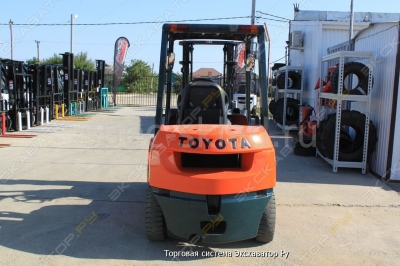 Toyota 7FGL15 [3]