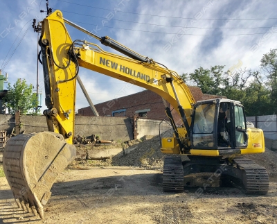 New Holland E215 [2]