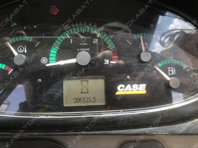 Case 695 ST [2]