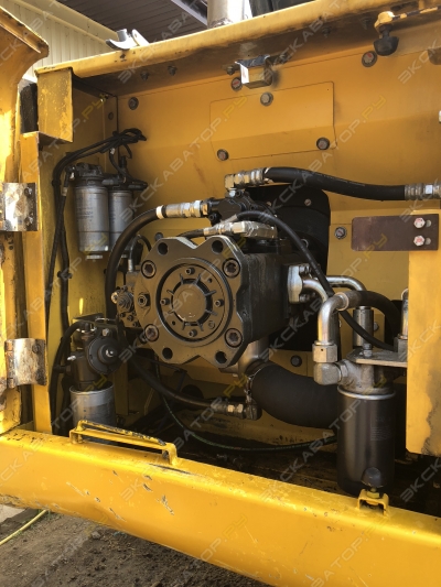 New Holland E215 [5]
