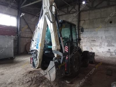 Terex TLB825 [3]