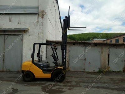 Komatsu FD30T-17 [4]