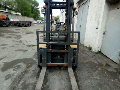Komatsu FD30T-17 [2]