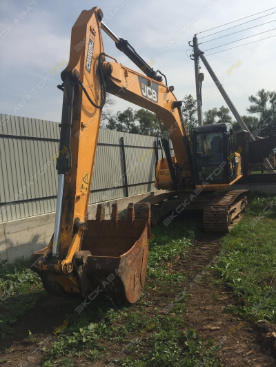 JCB JS 220S [2]