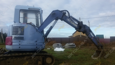 Komatsu PC28UU-2E [2]