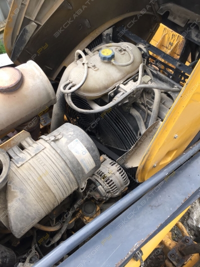 John Deere 325J [3]